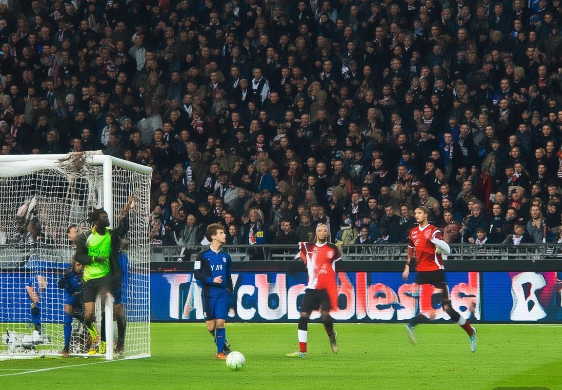 2015欧冠切尔西VS巴黎圣日耳曼：平局背后的战术对决与启示(图2)