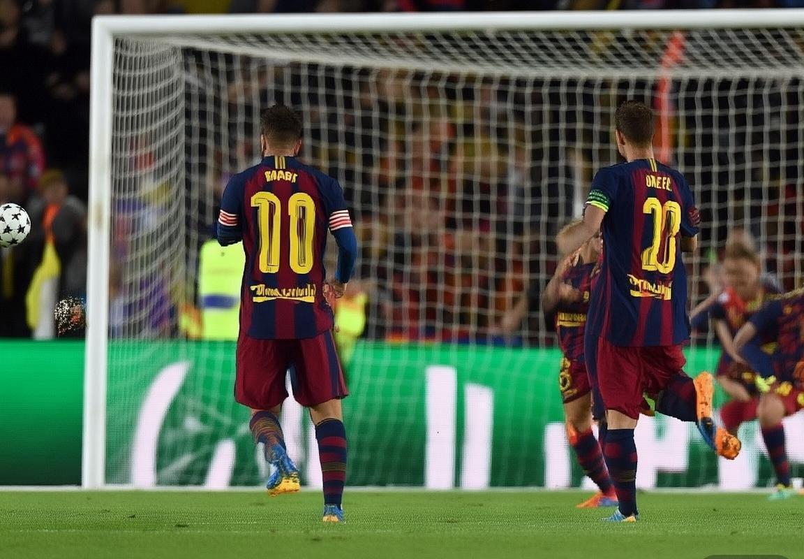 梅西苏亚雷斯双星闪耀，巴萨3-1力克里昂欧冠小组赛经典回顾(图2)